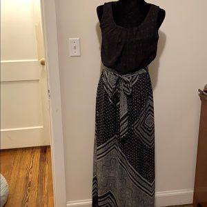 Black lace top maxi dress w fun patterned bottom!